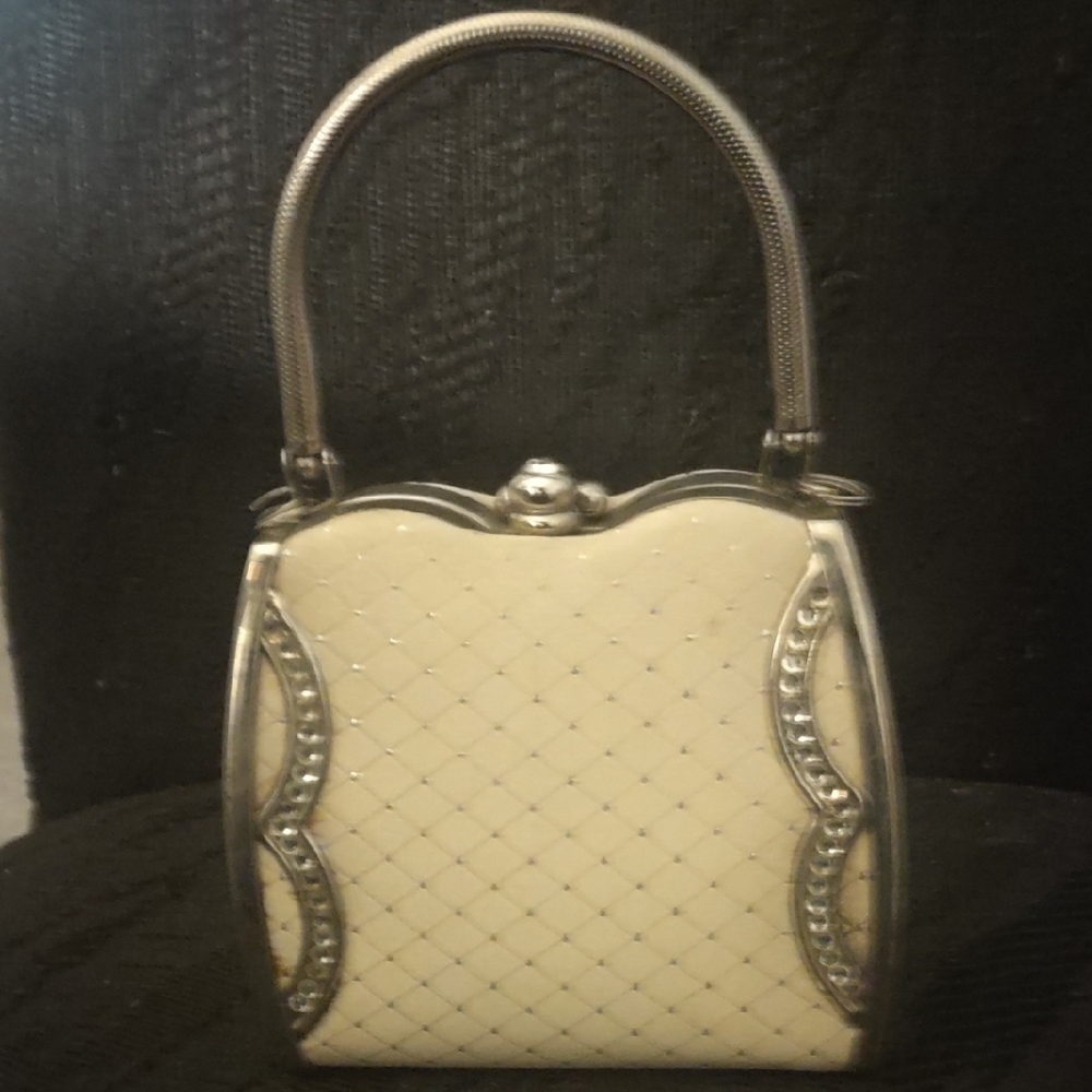 Elegant Cream Quilted Handbag